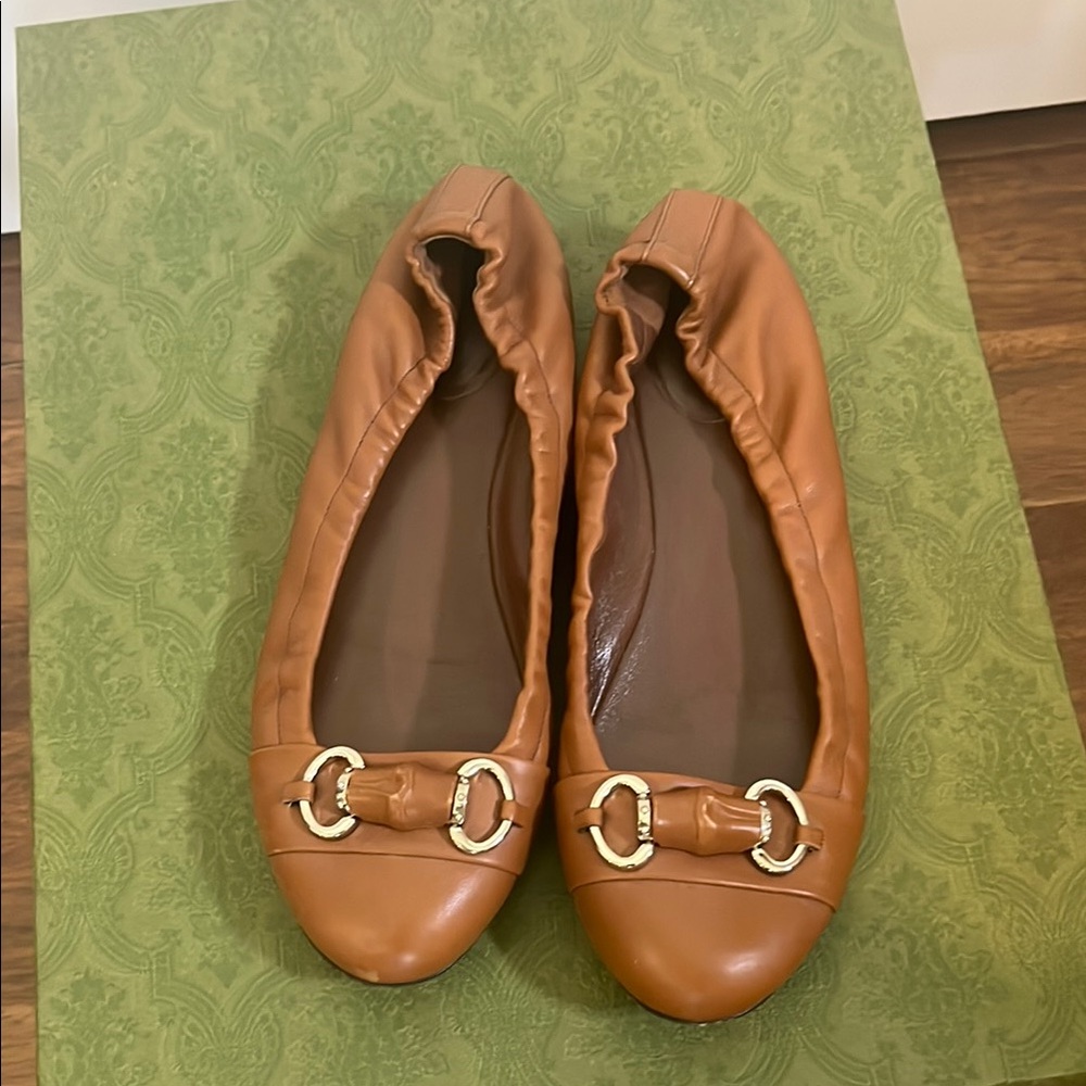 SOLD on eBay - Elegant Gucci Tan Leather Flats